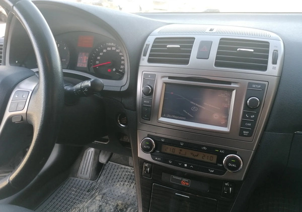 Toyota Avensis cena 38000 przebieg: 200500, rok produkcji 2014 z Katowice małe 92